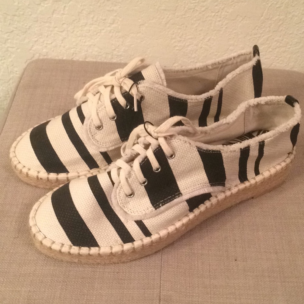 do black/cream shoes size 11 NWOT